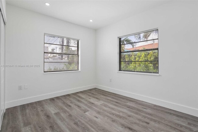 Building Photo - 2724 SW 34th Ct