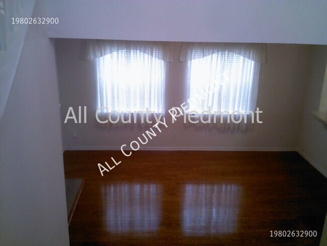 Building Photo - 9819 Forest Run Ln