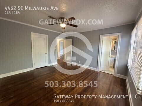 Building Photo - 4462 SE Milwaukie Ave