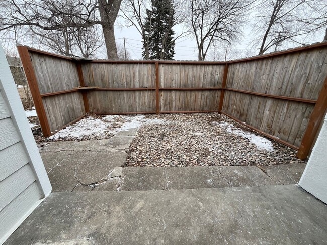 Building Photo - 2 Bed/1 Bath Ranch Home For Rent in Harrisburg, SD!