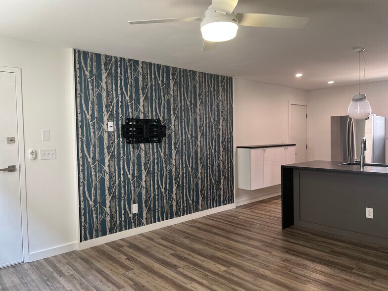 Building Photo - 4711 Osgood St