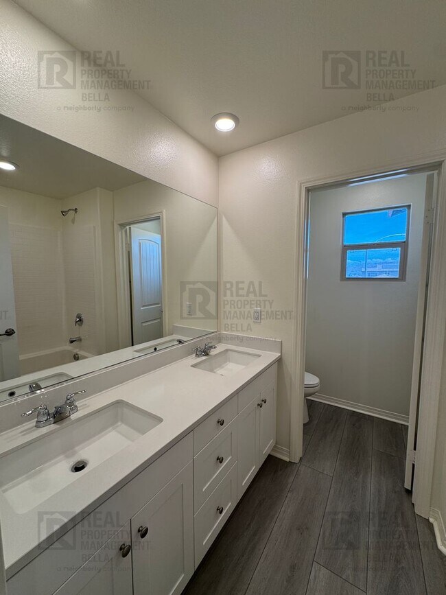 Building Photo - Cul-De-Sac Home in Heritage Lake Featuring Downstairs Bedroom & Bath + Loft