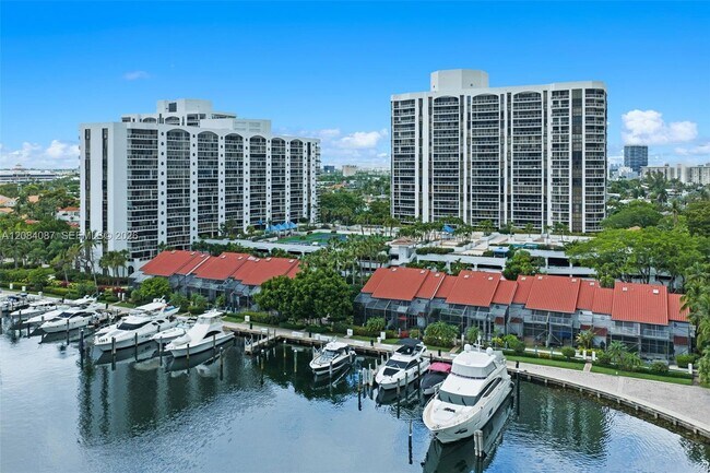 Building Photo - 3640 Yacht Club Dr