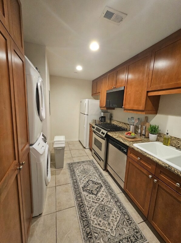 Building Photo - 17168 Newhope St