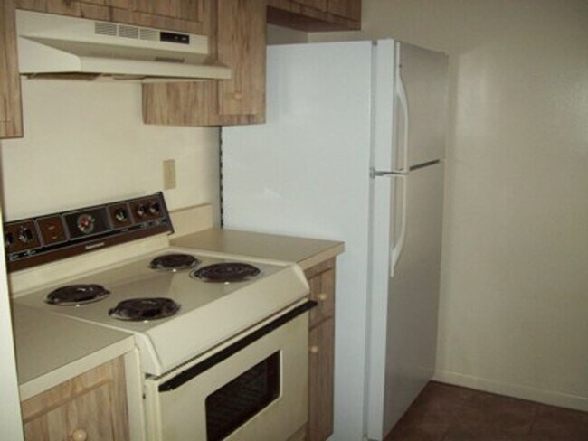 Building Photo - 670 SE 28th Pl