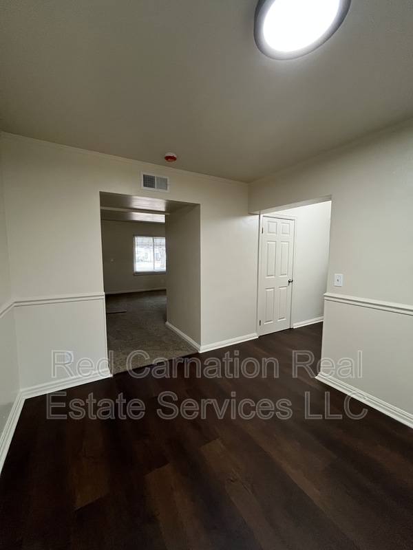 Building Photo - 1434 Antoinette Ave