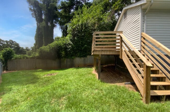 Building Photo - 2653 Tilson Rd