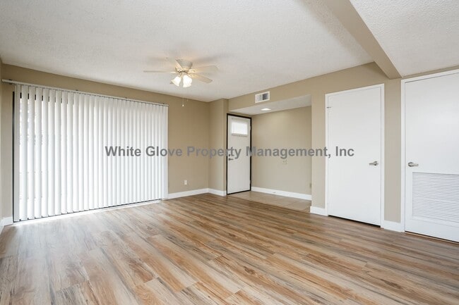 Building Photo - 1 Bedroom with Resort-Style Living at Le Parc | Open Floor Plan, Private Patio & Pools