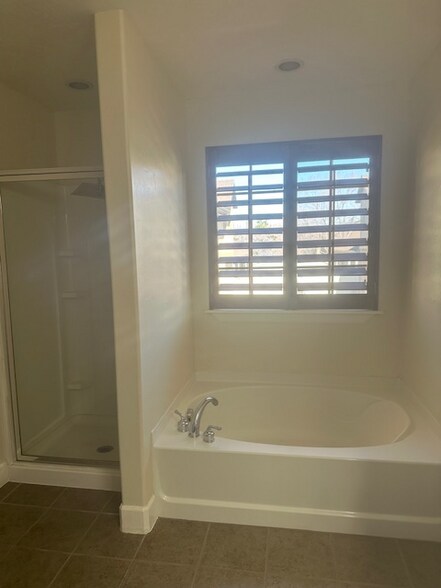 Building Photo - 645 Wyngate Pointe Ln