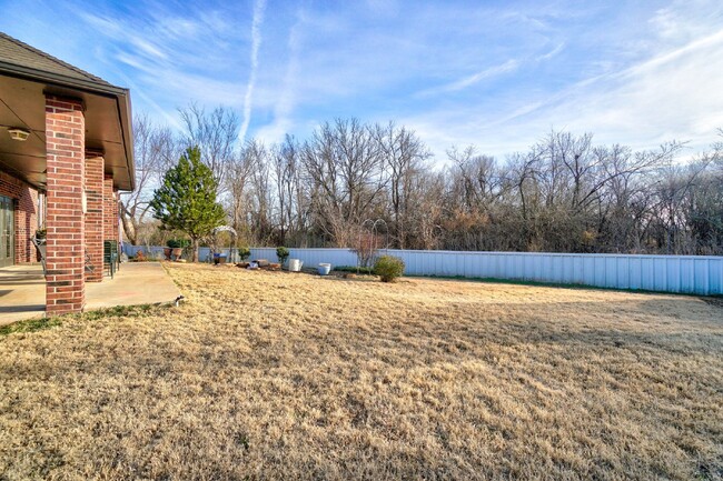 Building Photo - Spacious 4-Bedroom Retreat in Oklahoma City