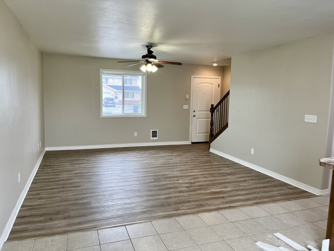 Building Photo - Janessa Townhome