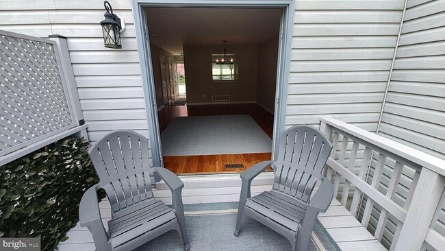 Building Photo - 442 Darby Ln