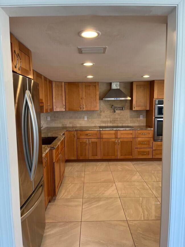Building Photo - 155 Yacht Club Dr