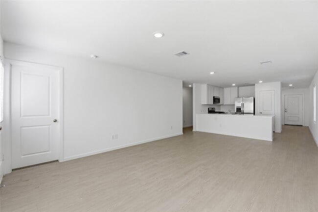 Building Photo - 2631 Lantana Spring Rd