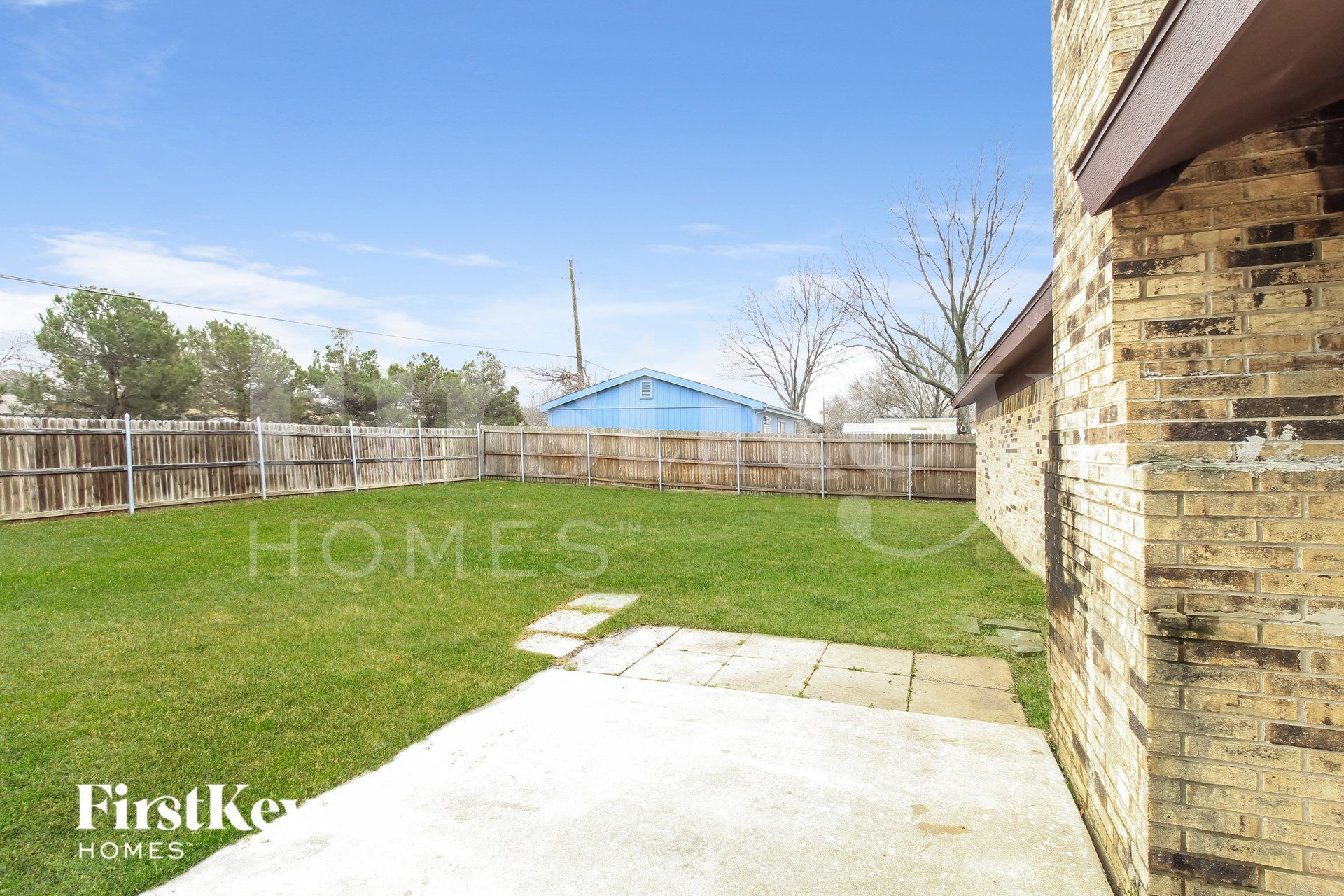 Building Photo - 2509 E Williamsburg Manor