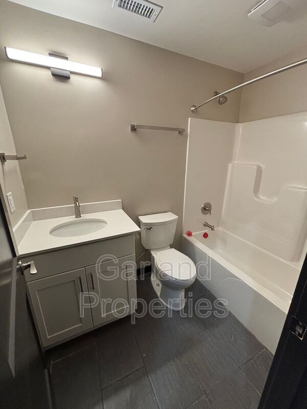 Building Photo - 34 1st St NE