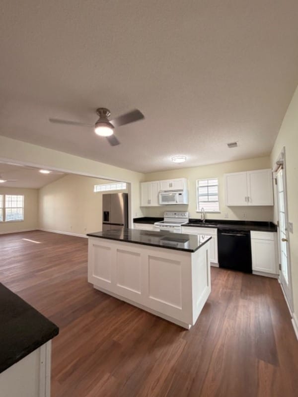 Building Photo - 432 Dahoon Dr