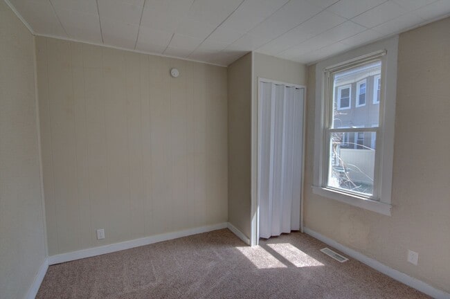 Building Photo - 2 bed home