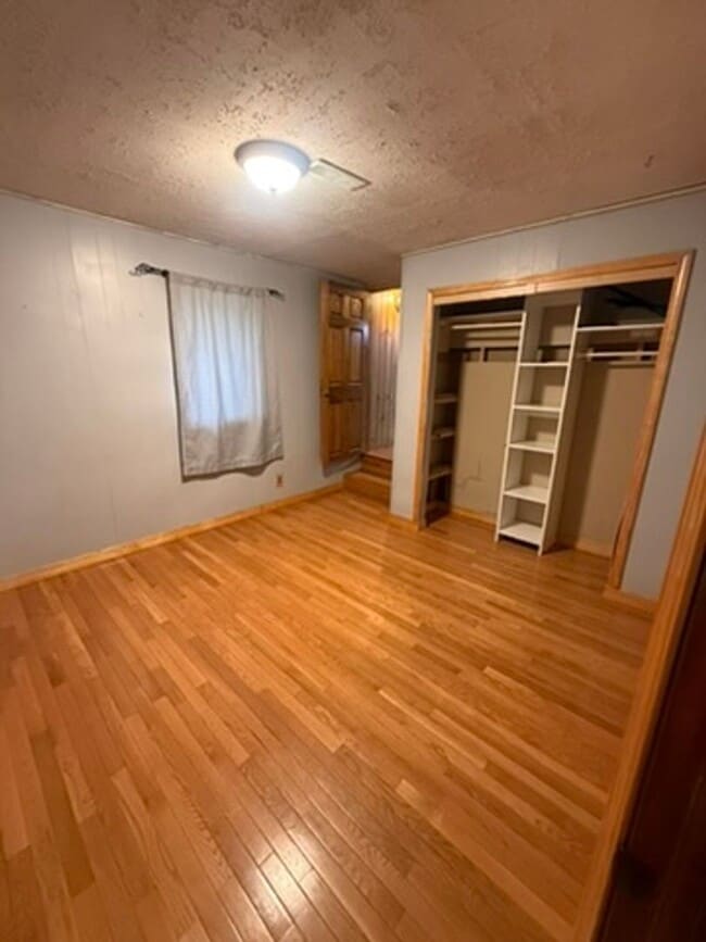 Building Photo - Spacious Pet-Friendly Home with Fireplace, Garage & Huge Deck Near Fairbanks