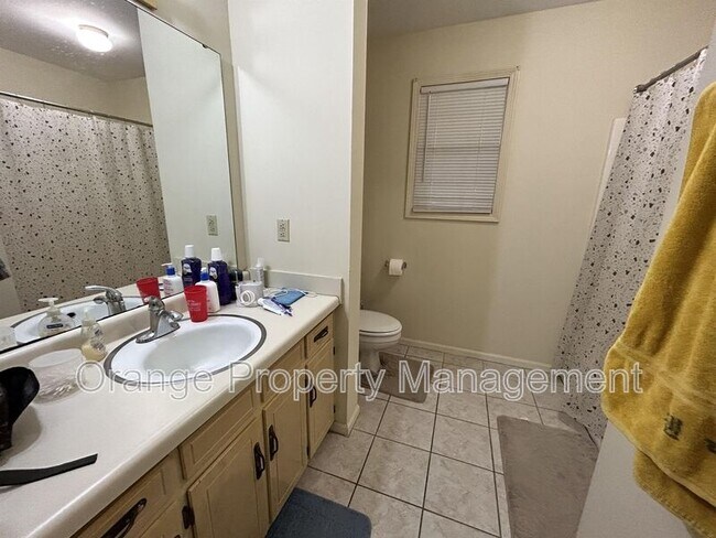 Building Photo - 204 Calhoun St