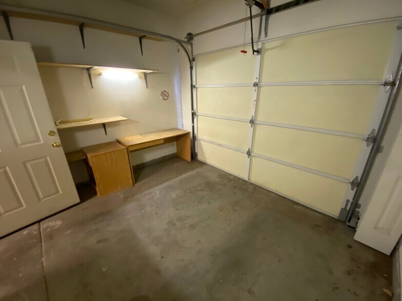 Building Photo - 2975 Bluegrass Ln