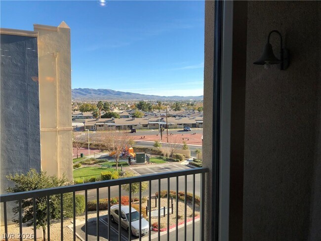 Building Photo - 68 E Serene Ave