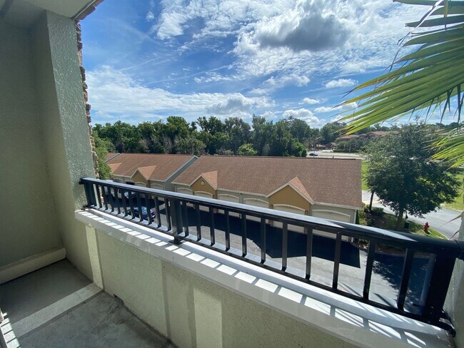 Building Photo - Experience luxury living at its finest in ...