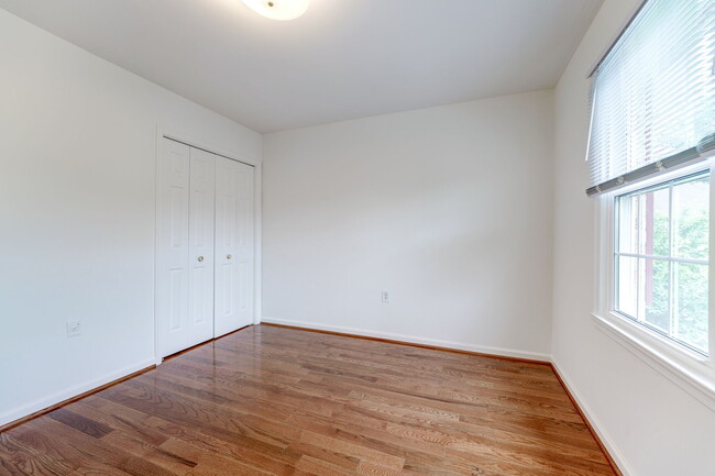 Great closet space in 2nd Bedroom! - 7222 Swansong Way