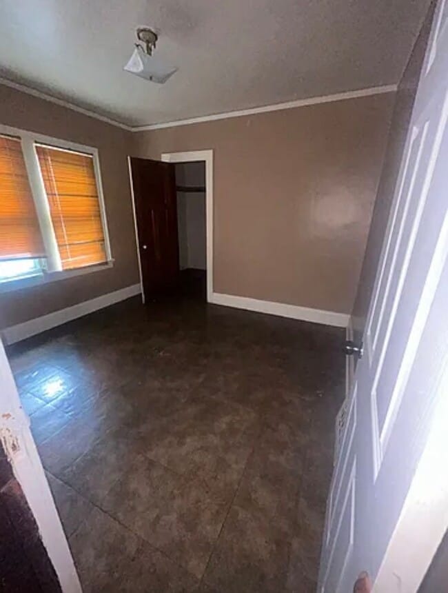 Building Photo - 3BEDRM SINGLE FAMILY HOME or DAYCARE AVAIL 6/1