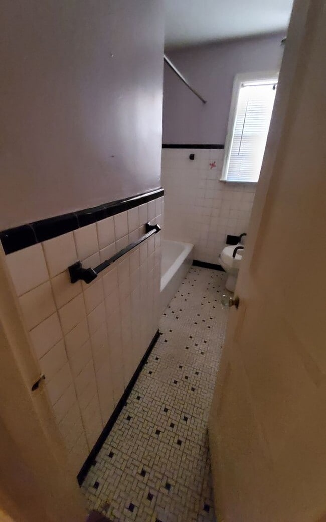 Building Photo - 157-159 Roberta Dr