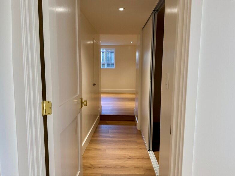 Building Photo - 3918 Woolwine Dr
