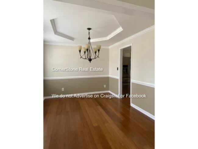 Building Photo - 50 Breezewood Dr