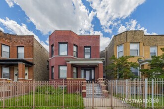 Building Photo - 946 N Drake Ave
