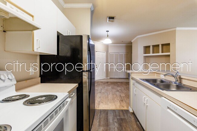 Building Photo - 2/2 Condo in Millenia Available Now
