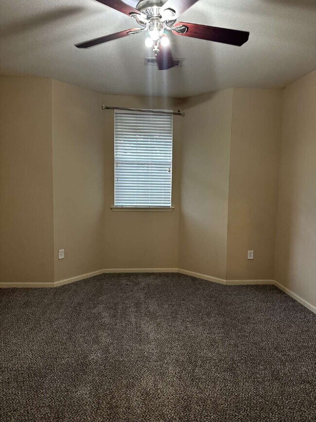 Building Photo - 301 Baldwin Rowe Cir
