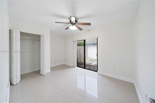 Building Photo - 11000 SW 112th Ave