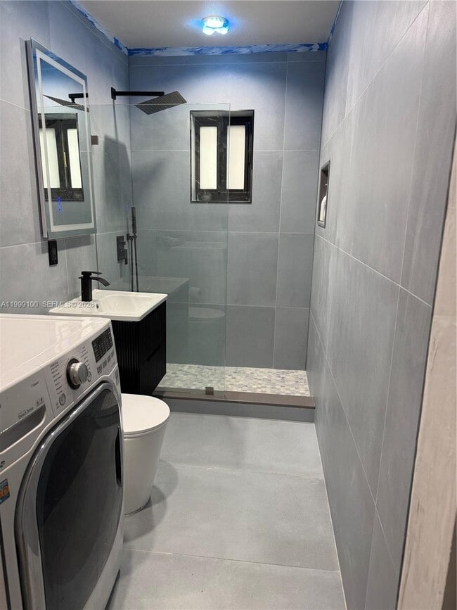 Building Photo - 423 NW 32nd Pl