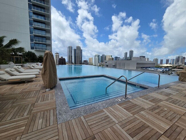 Building Photo - Studio at Park on Keeaumoku