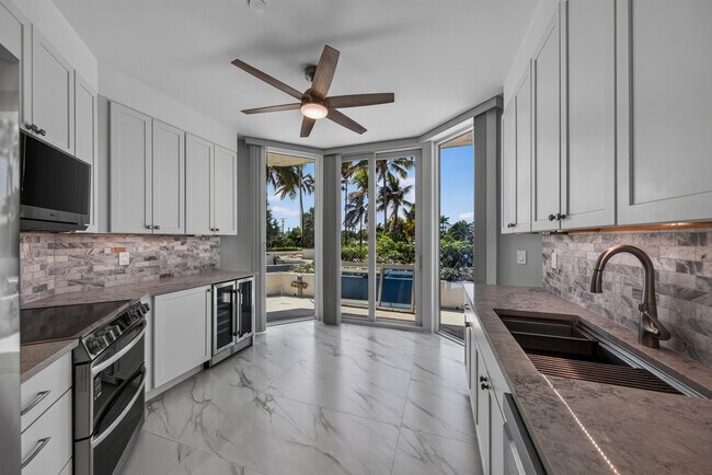 Building Photo - 1440 S Ocean Blvd