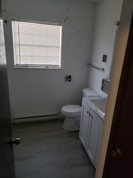 Building Photo - 887 Arden Ave
