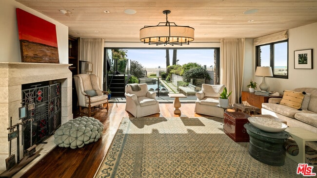 Building Photo - 964 Palisades Beach Rd