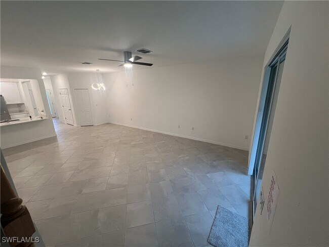 Building Photo - 2827 Blossom Wy