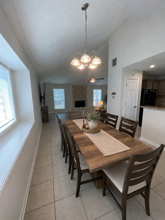 Building Photo - 10923 Birch Dr
