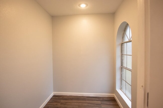 Building Photo - 3306 Timberlane Cir