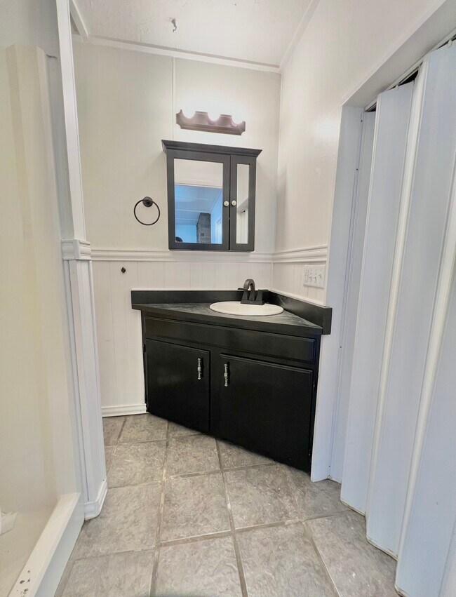 Building Photo - 214 Homewood Ave