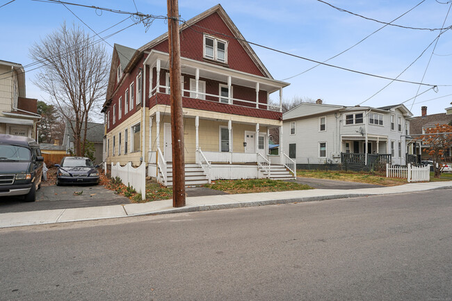 Building Photo - 31-33-33 Case Ave