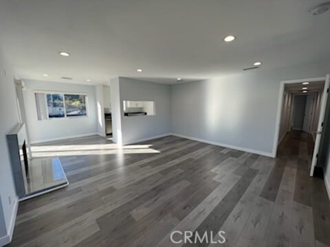 Building Photo - 10214 McClemont Ave