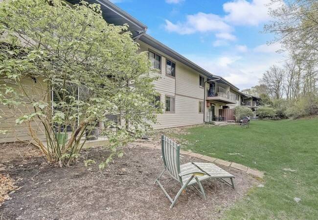 Building Photo - 5339 Brody Dr