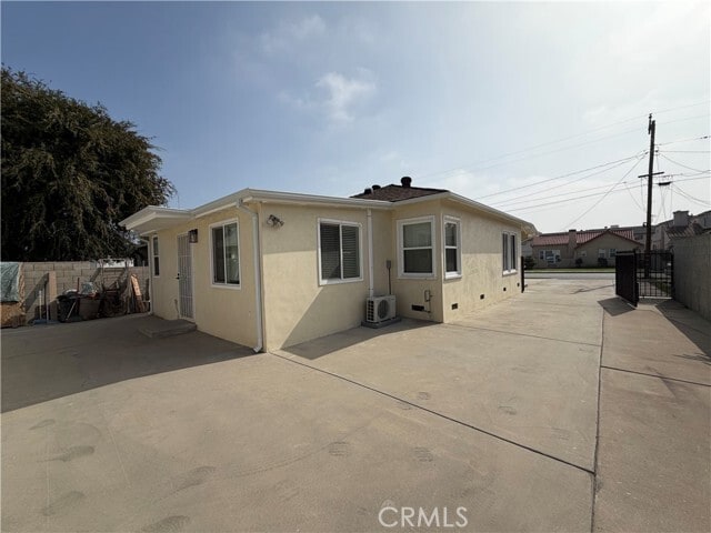 Building Photo - 111 E Newby Ave