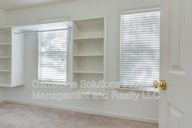 Building Photo - 1035 Watauga Ct